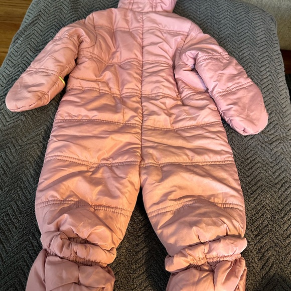 FIRST IMPRESSIONS Baby Girl Bow Faux-Fur Trim Snowsuit. Size 3-6 months. - Picture 2 of 7